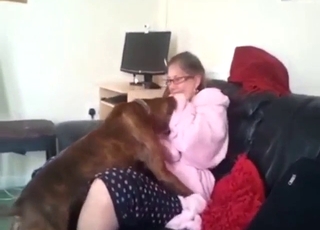 Zoo XXX with a brown dog wanting to fuck MILF